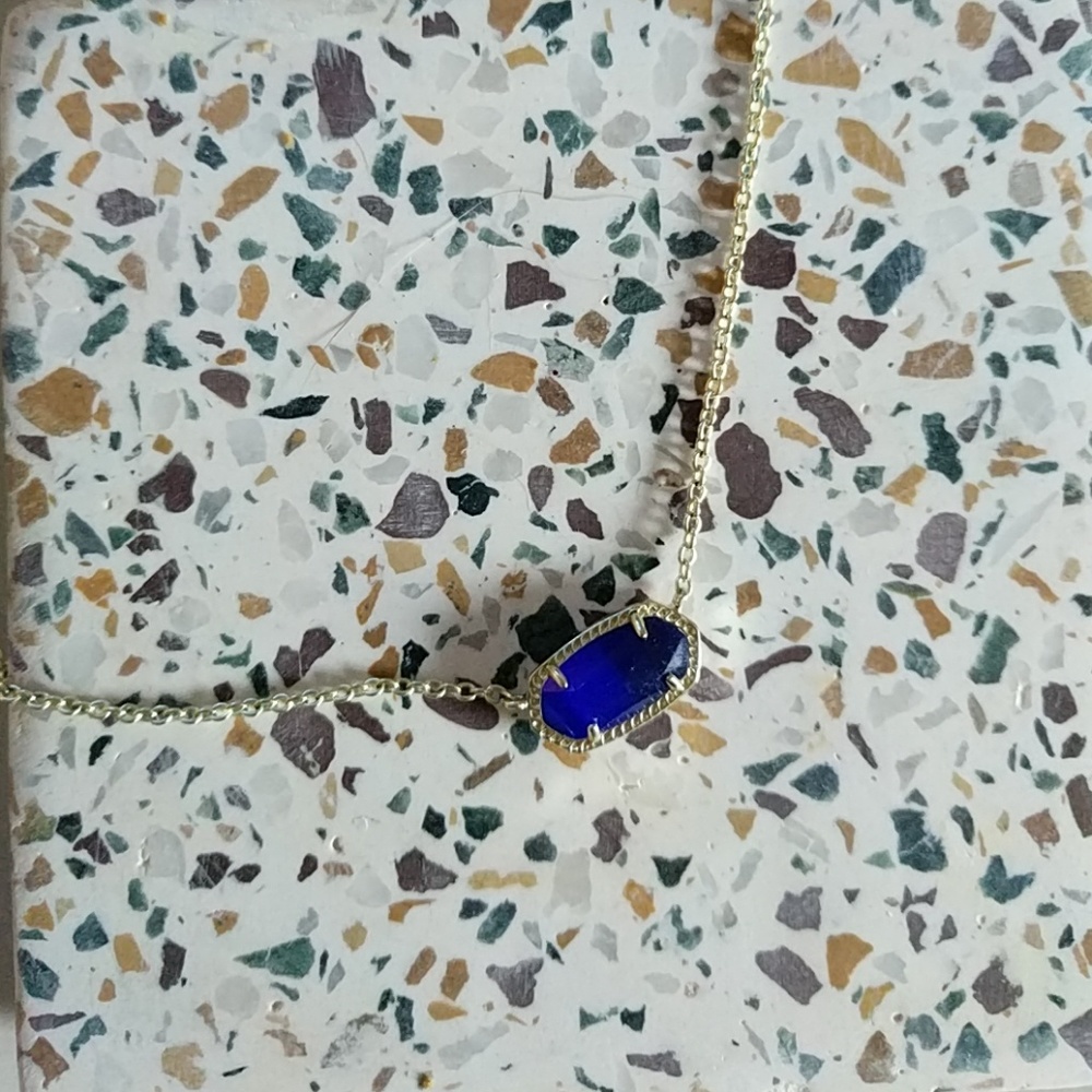 Kendra Scott necklace